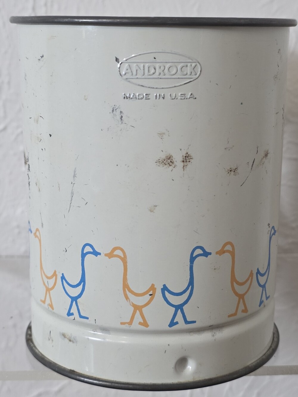 Vintage Flour Sifter Androck Made USA Ducks Geese Kitsch Blue Red Kitchen